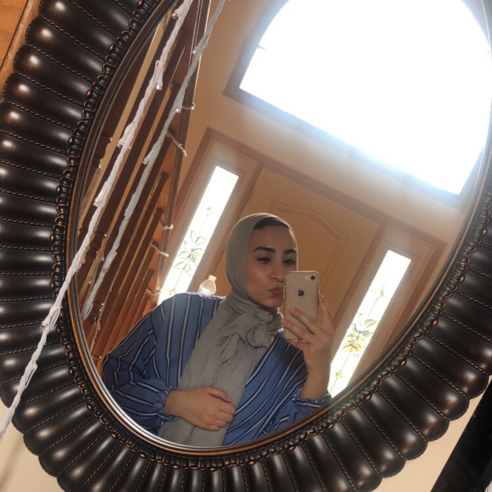 Meet your Posher, Ara